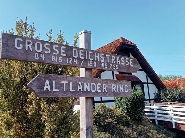 Wegweiser Große Deichstraße und Altländer Ring