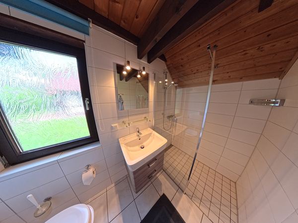 Duschbad mit Fenster