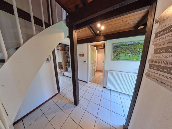 Diele mit Treppe zum Obergeschoss